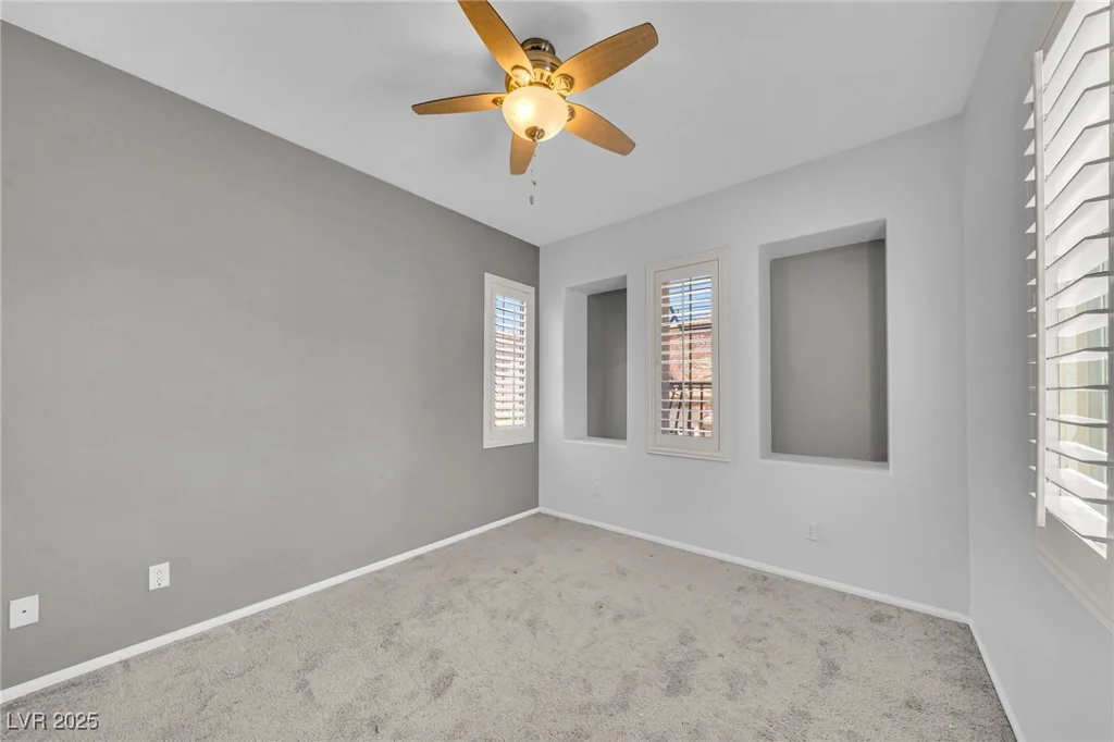 2432 Granada Bluff, Las Vegas, NV 89135