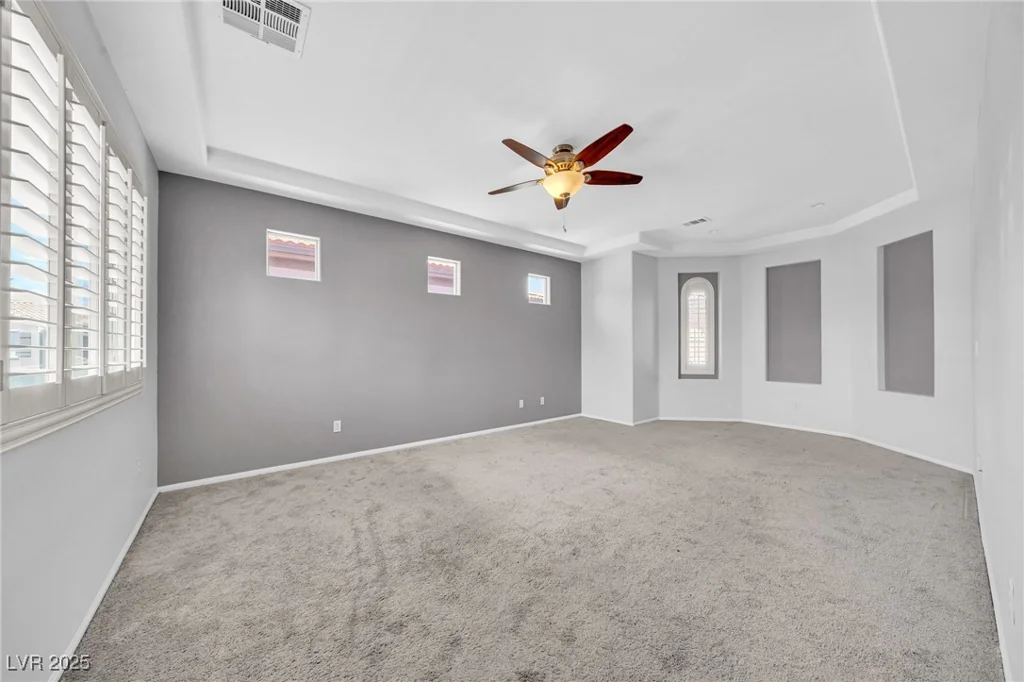2432 Granada Bluff, Las Vegas, NV 89135