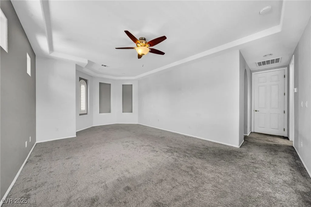 2432 Granada Bluff, Las Vegas, NV 89135