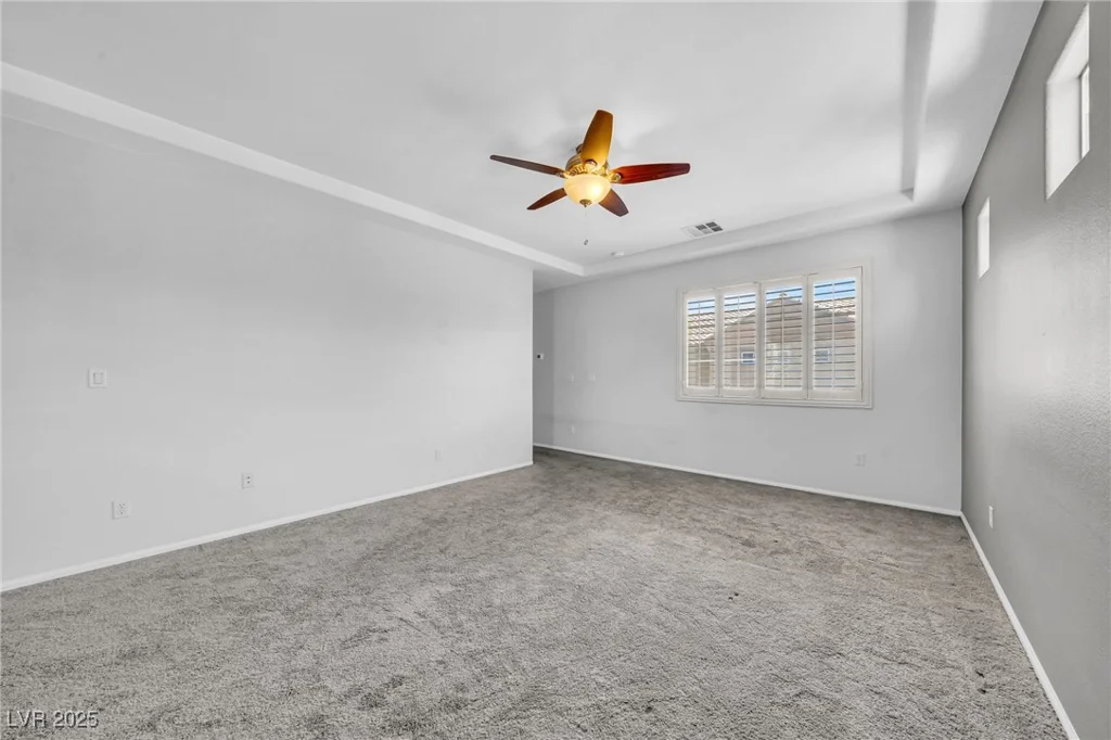 2432 Granada Bluff, Las Vegas, NV 89135