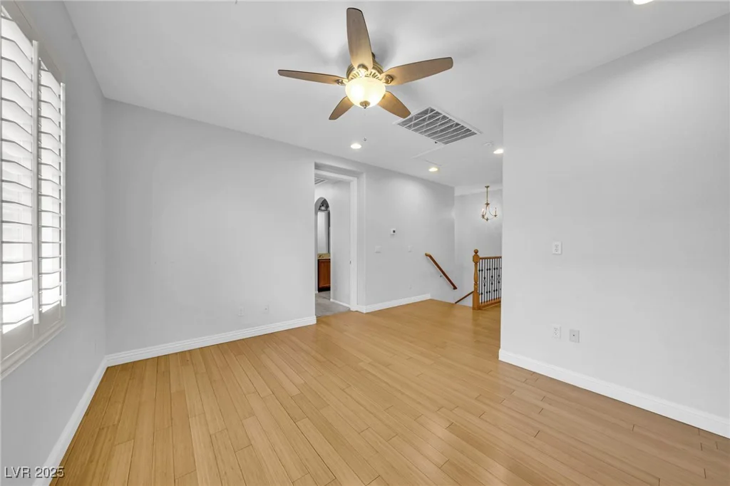 2432 Granada Bluff, Las Vegas, NV 89135