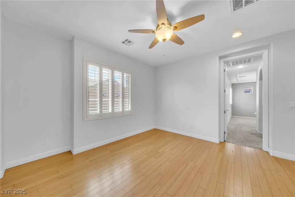 2432 Granada Bluff, Las Vegas, NV 89135