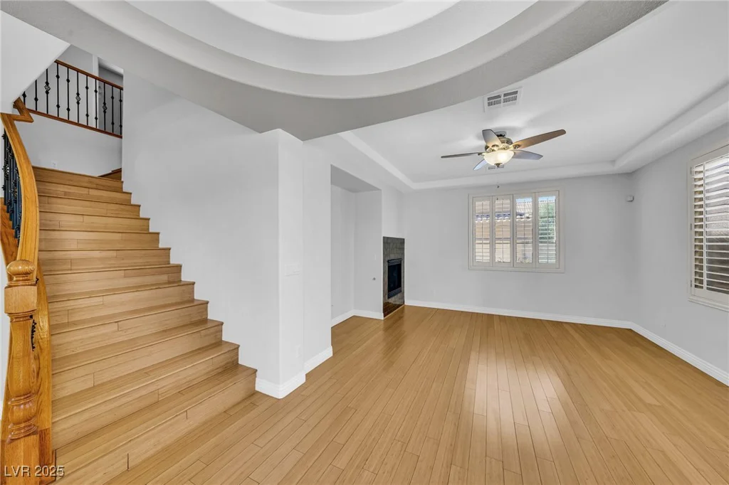 2432 Granada Bluff, Las Vegas, NV 89135
