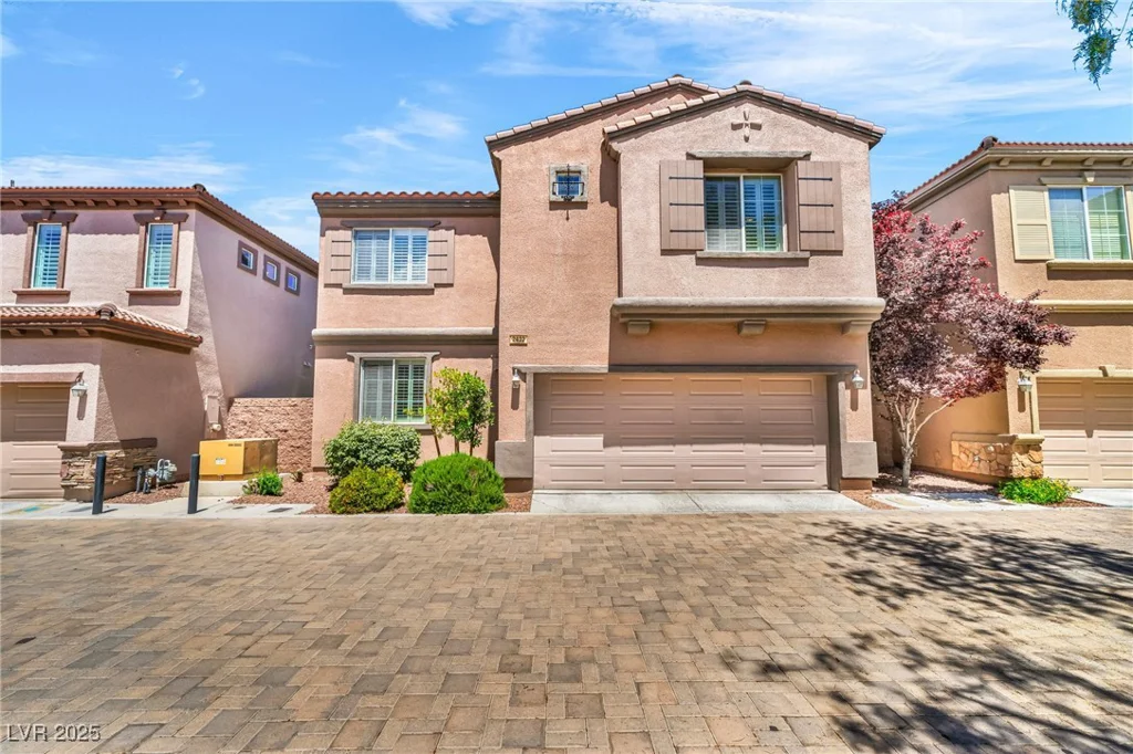 2432 Granada Bluff, Las Vegas, NV 89135