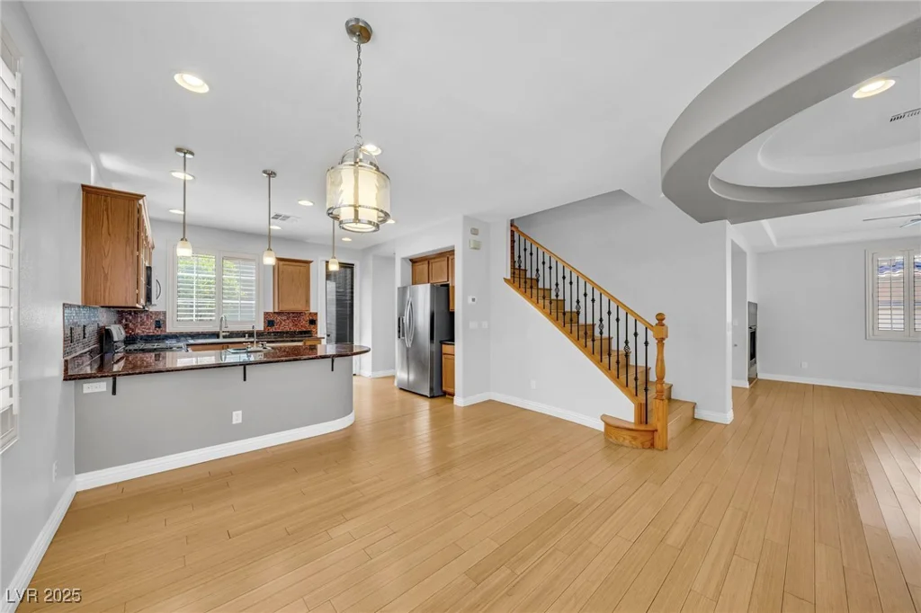 2432 Granada Bluff, Las Vegas, NV 89135