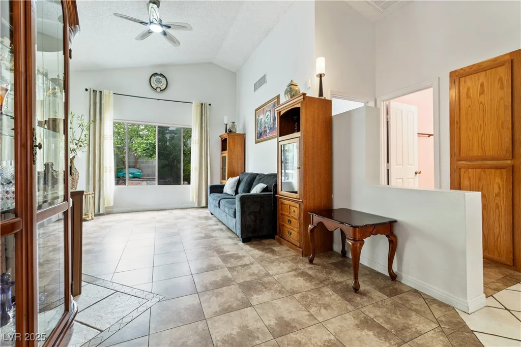 2837 Du Barry Manor, Las Vegas, NV 89108