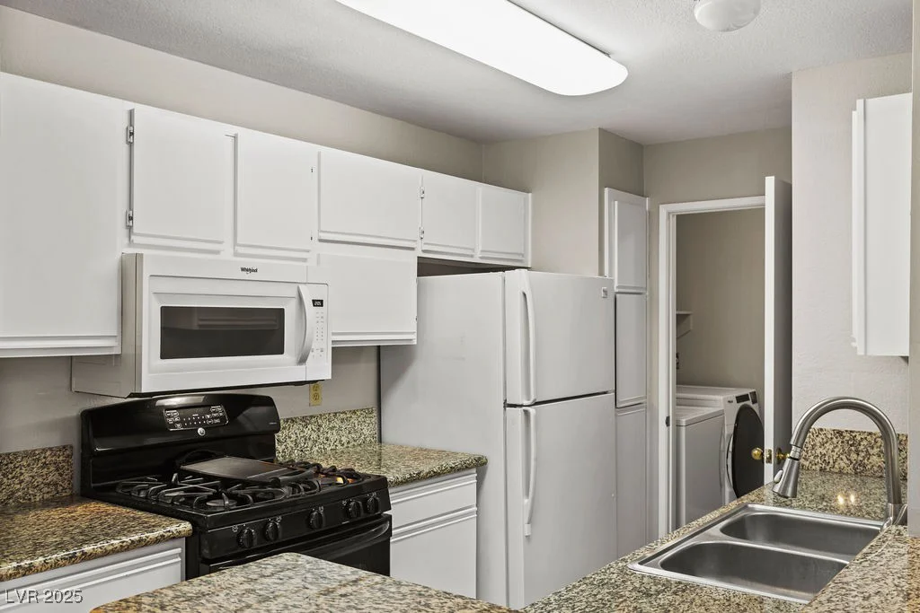 2200 Fort Apache, Las Vegas, NV 89117