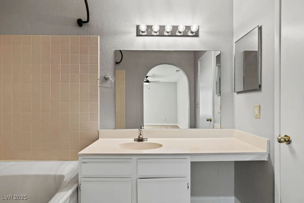 2200 Fort Apache, Las Vegas, NV 89117