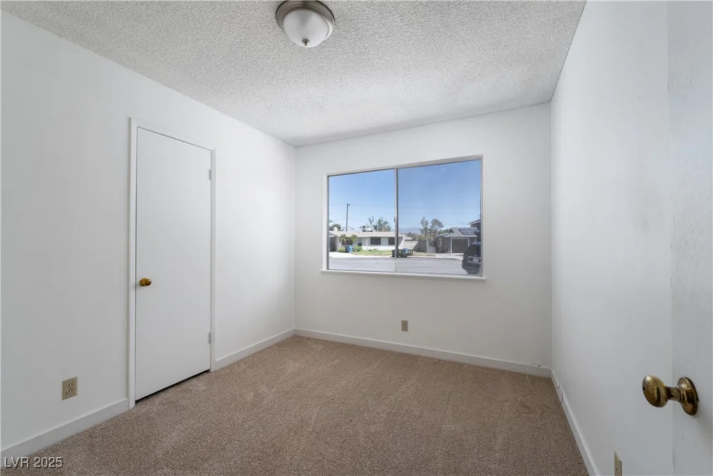 6121 Iris, Las Vegas, NV 89107