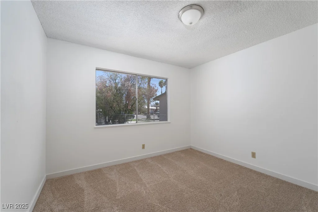 6121 Iris, Las Vegas, NV 89107