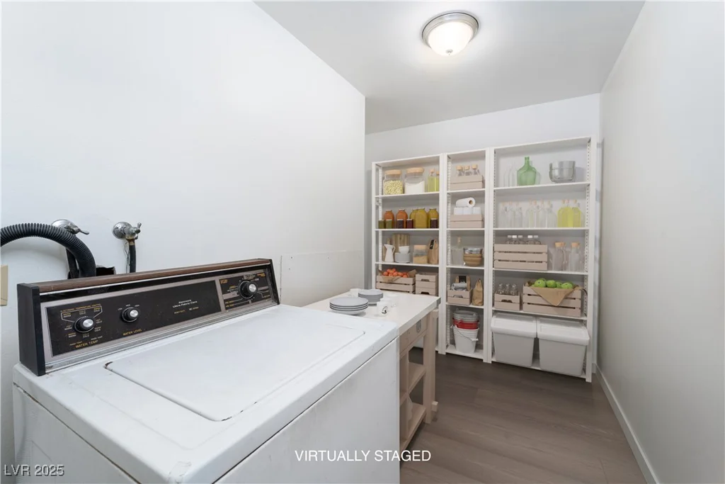 6121 Iris, Las Vegas, NV 89107