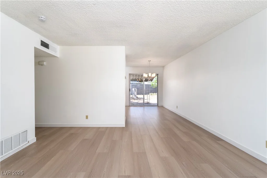 6121 Iris, Las Vegas, NV 89107