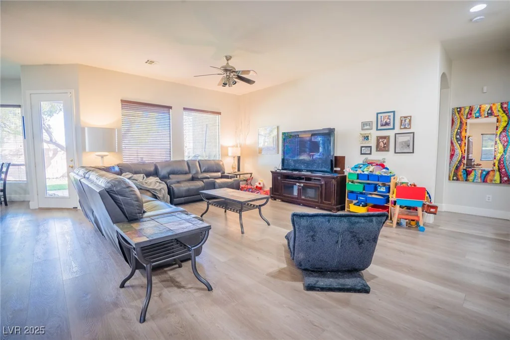 10391 Avebury Manor, Las Vegas, NV 89135