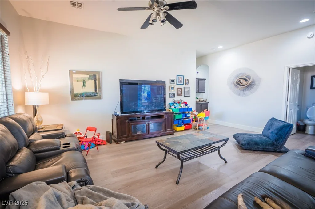 10391 Avebury Manor, Las Vegas, NV 89135