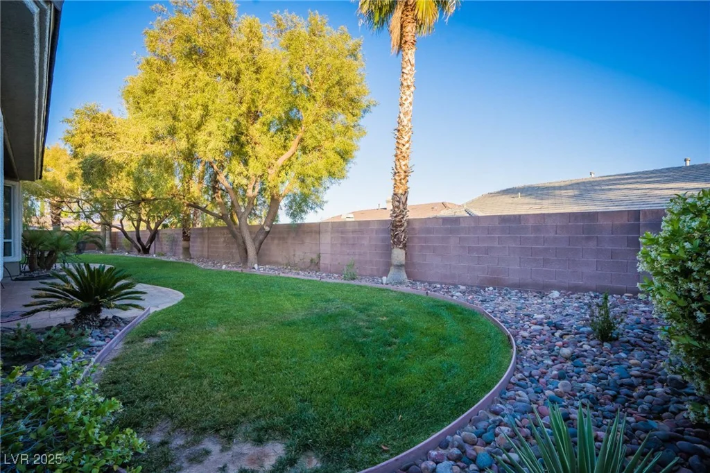 10391 Avebury Manor, Las Vegas, NV 89135