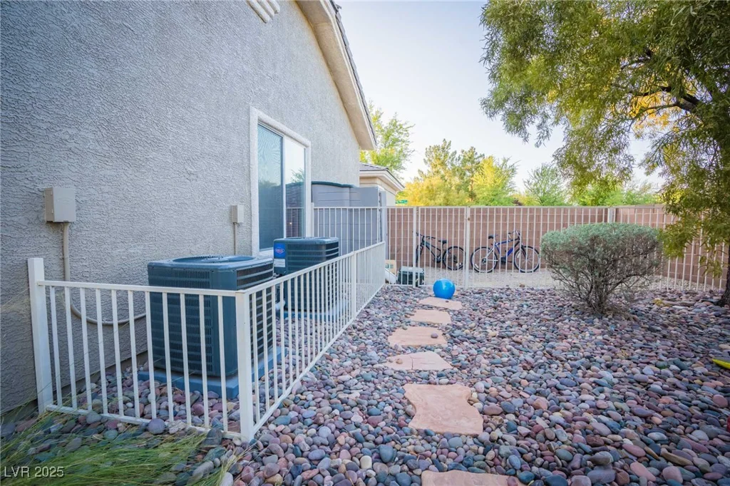 10391 Avebury Manor, Las Vegas, NV 89135