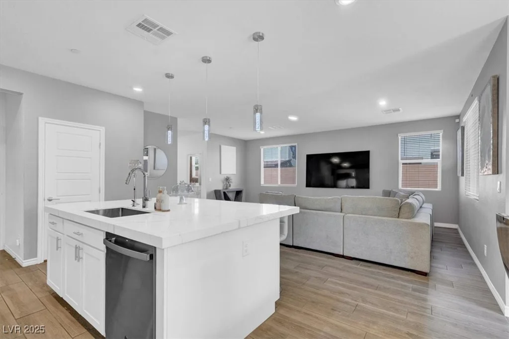 1297 Ventura Cliffs, Henderson, NV 89012