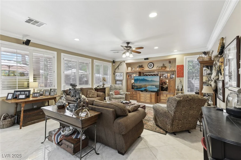 7301 Heggie, Las Vegas, NV 89131