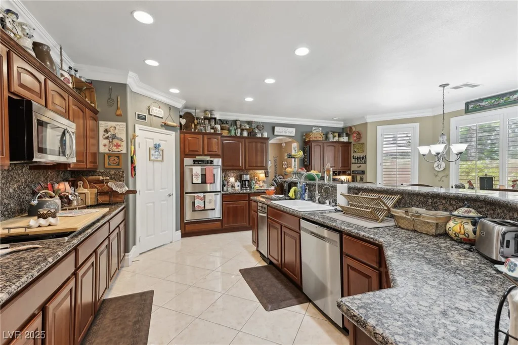 7301 Heggie, Las Vegas, NV 89131
