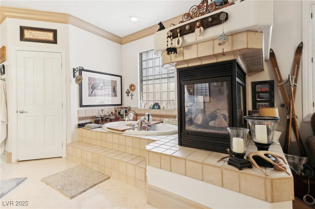 7301 Heggie, Las Vegas, NV 89131