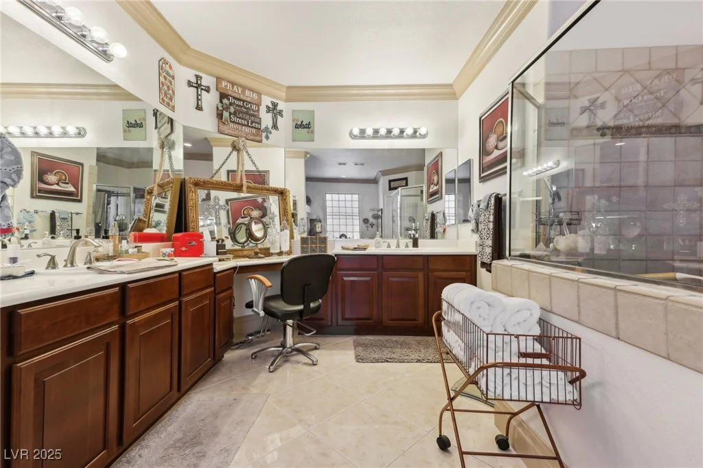 7301 Heggie, Las Vegas, NV 89131
