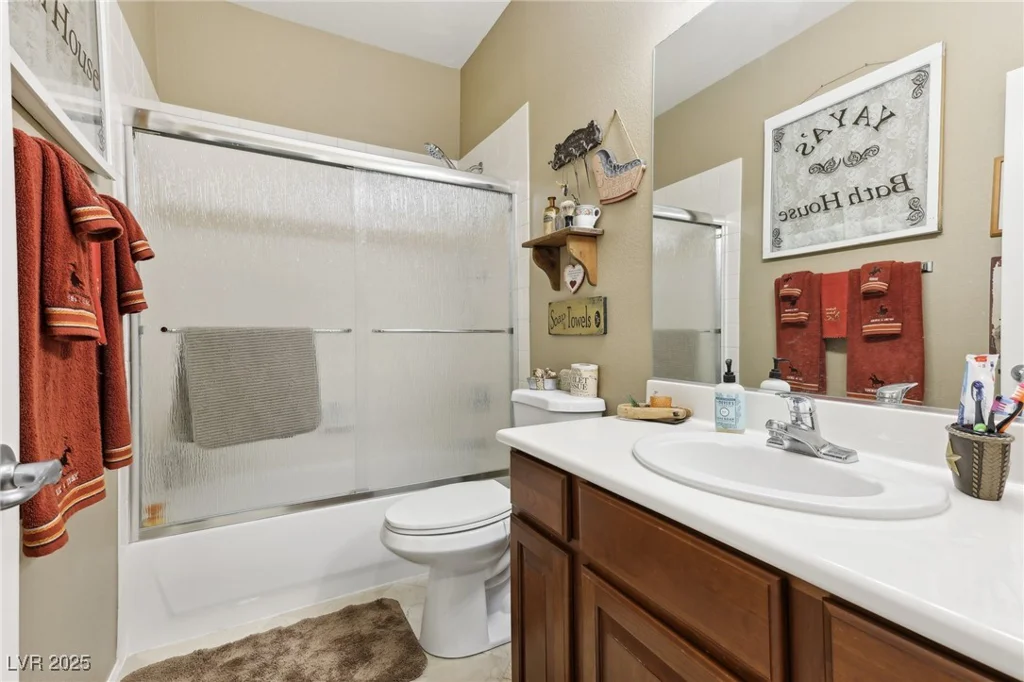 7301 Heggie, Las Vegas, NV 89131