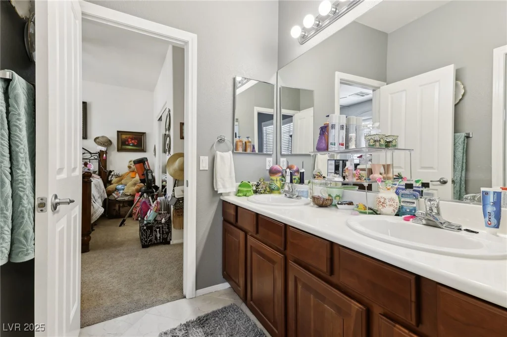 7301 Heggie, Las Vegas, NV 89131