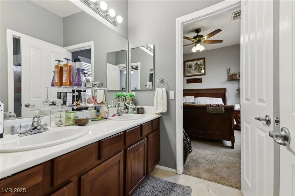7301 Heggie, Las Vegas, NV 89131