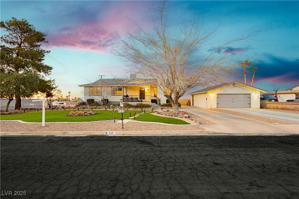 200 Desert Rose, Henderson, NV 89015