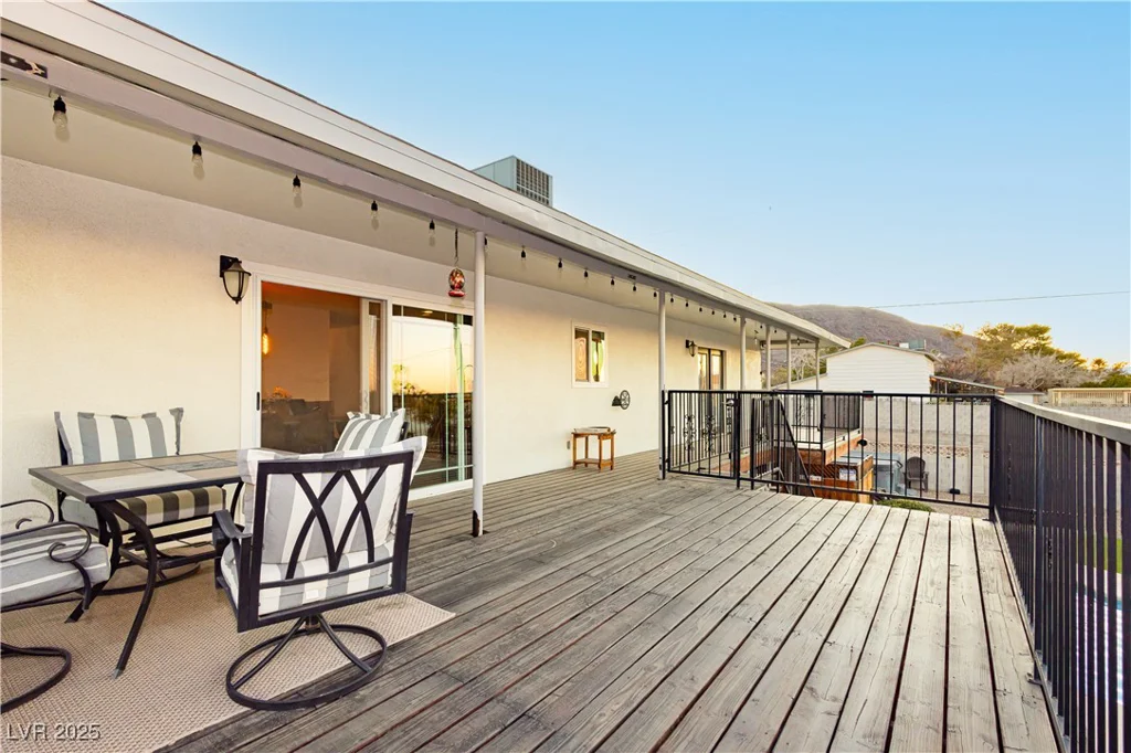 200 Desert Rose, Henderson, NV 89015