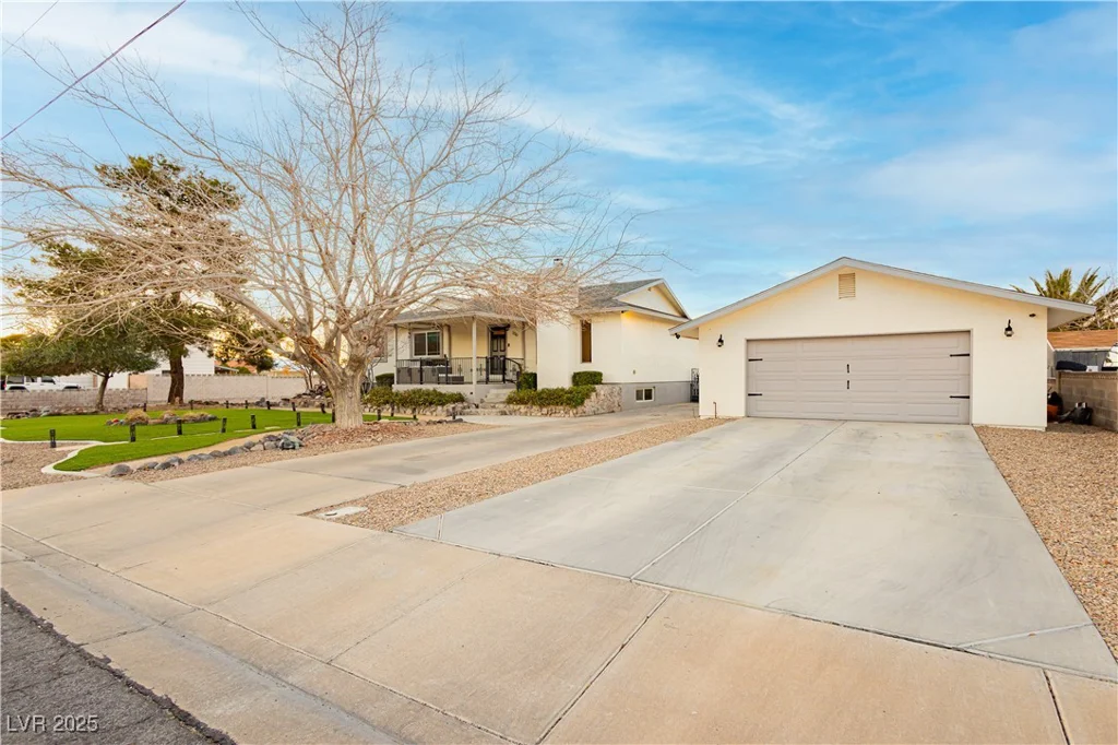 200 Desert Rose, Henderson, NV 89015