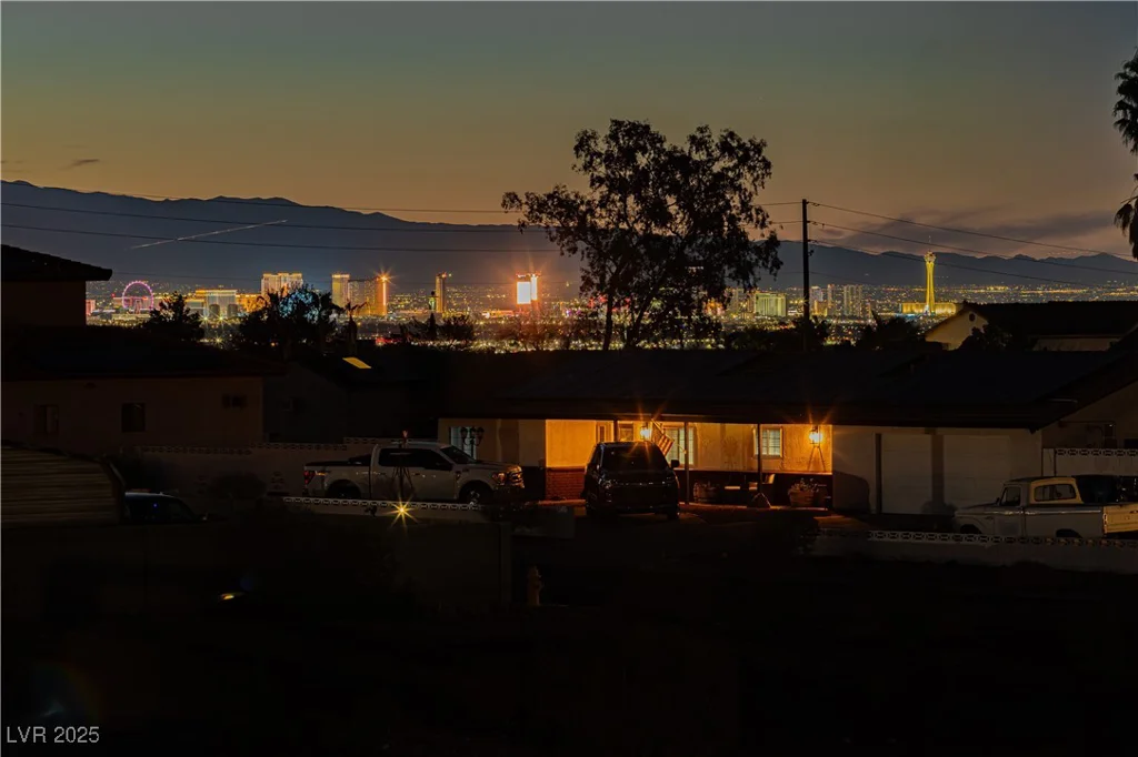 200 Desert Rose, Henderson, NV 89015