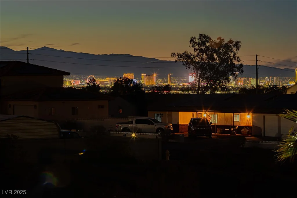 200 Desert Rose, Henderson, NV 89015