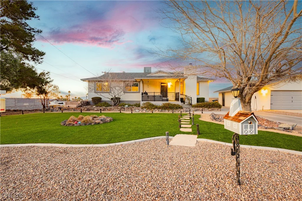 200 Desert Rose, Henderson, NV 89015