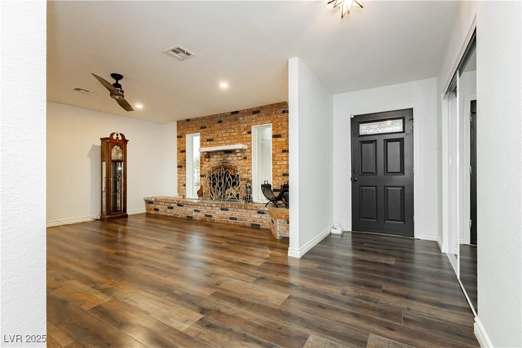 200 Desert Rose, Henderson, NV 89015