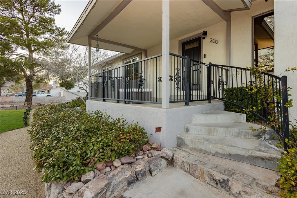 200 Desert Rose, Henderson, NV 89015