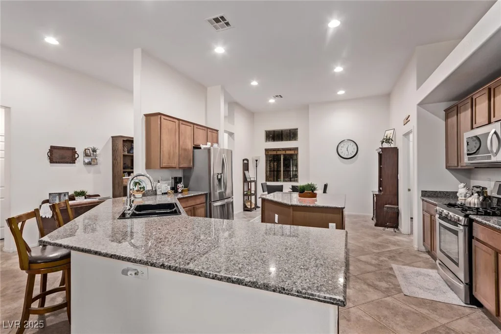 6617 Johnny Love, North Las Vegas, NV 89086