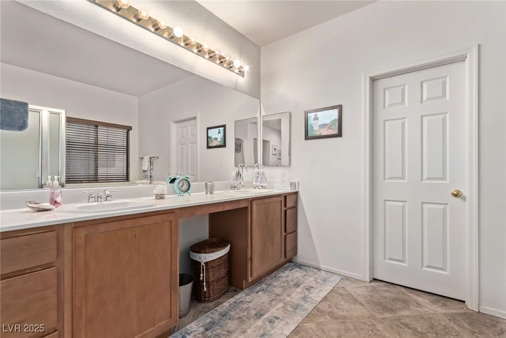 6617 Johnny Love, North Las Vegas, NV 89086