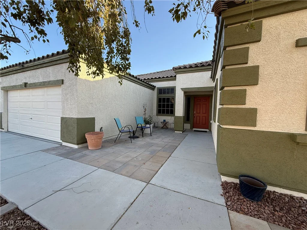 6617 Johnny Love, North Las Vegas, NV 89086