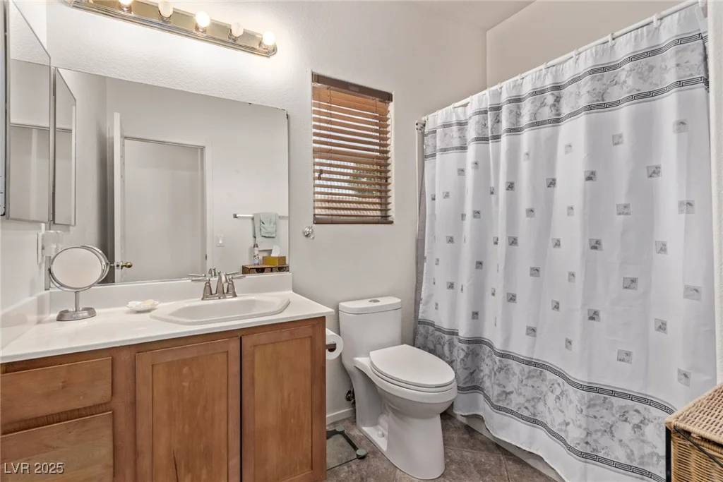 6617 Johnny Love, North Las Vegas, NV 89086