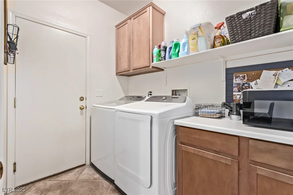 6617 Johnny Love, North Las Vegas, NV 89086