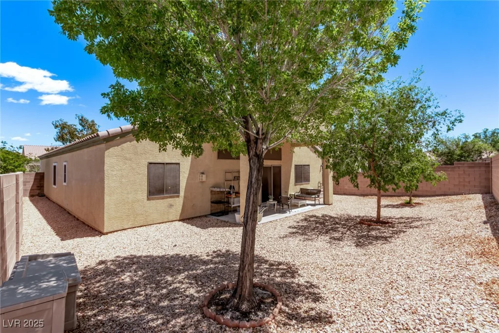 6617 Johnny Love, North Las Vegas, NV 89086