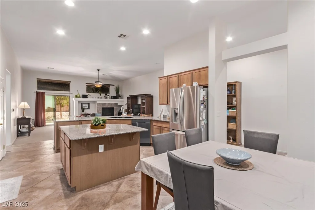 6617 Johnny Love, North Las Vegas, NV 89086