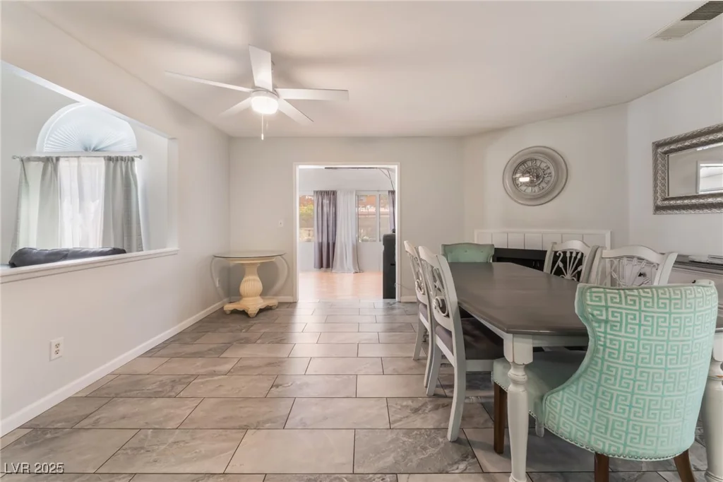 1922 Falcon Ridge, Las Vegas, NV 89142