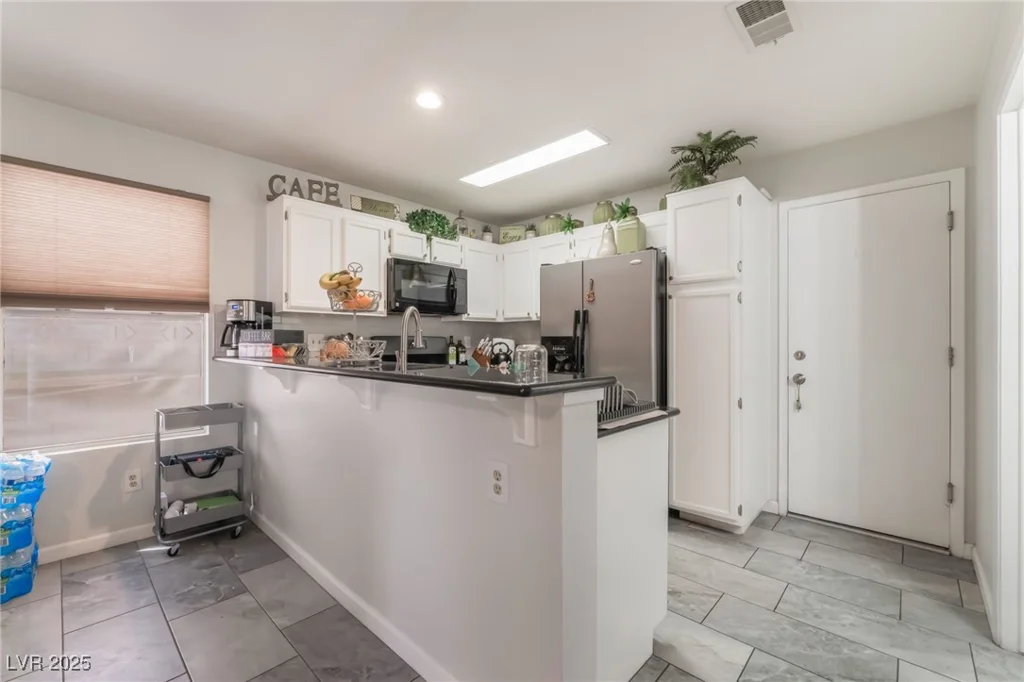 1922 Falcon Ridge, Las Vegas, NV 89142