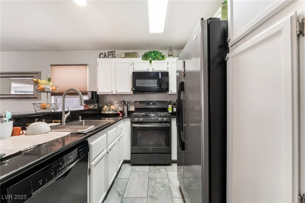1922 Falcon Ridge, Las Vegas, NV 89142