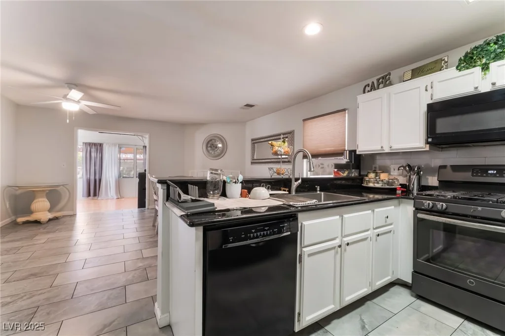 1922 Falcon Ridge, Las Vegas, NV 89142
