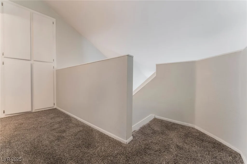 1922 Falcon Ridge, Las Vegas, NV 89142