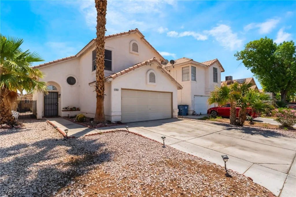 1922 Falcon Ridge, Las Vegas, NV 89142