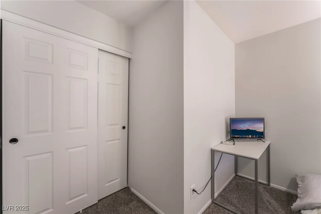 1922 Falcon Ridge, Las Vegas, NV 89142